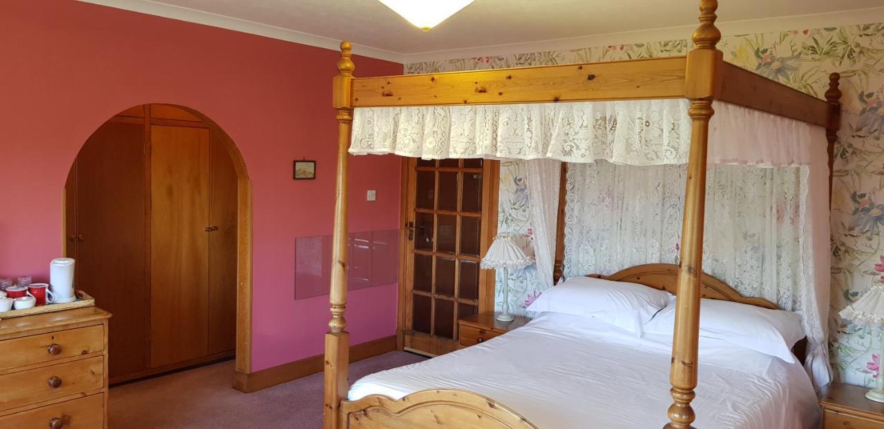 Wychwood House Bed & Breakfast Penally Ngoại thất bức ảnh