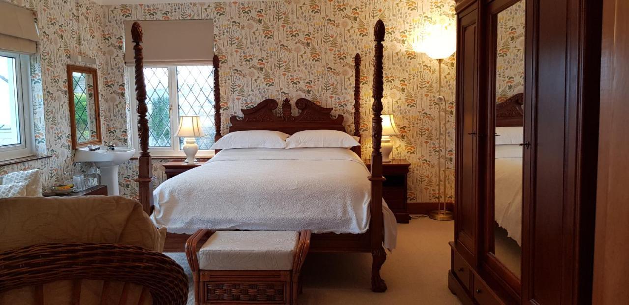 Wychwood House Bed & Breakfast Penally Ngoại thất bức ảnh