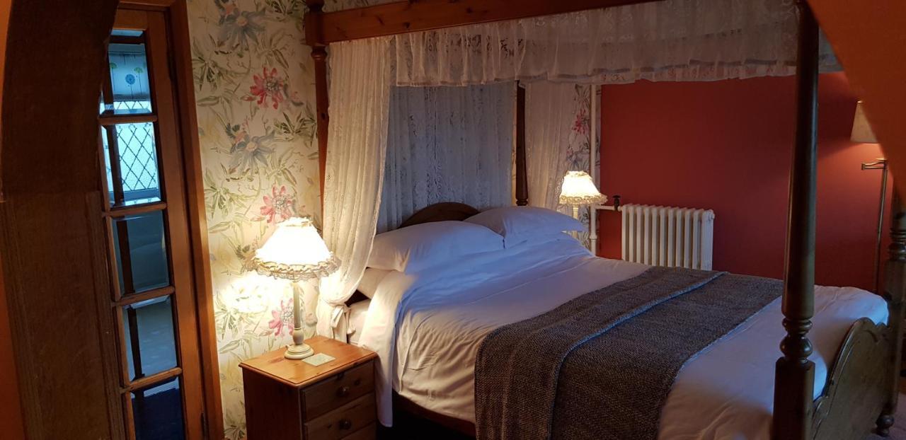 Wychwood House Bed & Breakfast Penally Ngoại thất bức ảnh